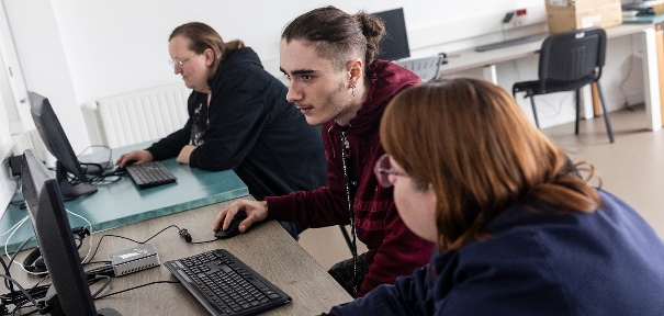 Compétences numériques : un cybercafé à l’Esat