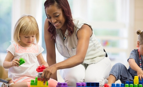 Revalorisation en vue pour les personnels de la petite enfance