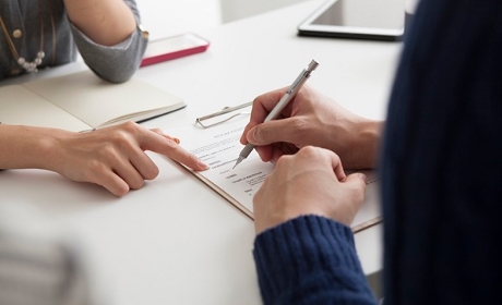 Projet de loi "plein emploi" : accord sur le RSA et sur le service public de la petite enfance